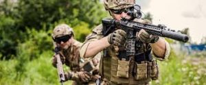 HOW TO USE AN AIRSOFT GUN AND USEFUL TIPS